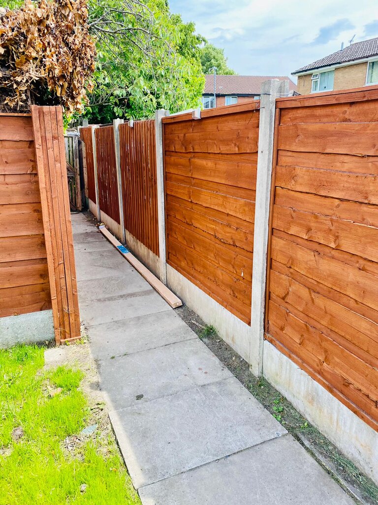 Garden fence panelling wood decking project